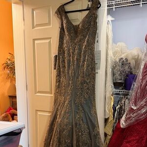 Exquisite Lace Wedding Gown in Gold